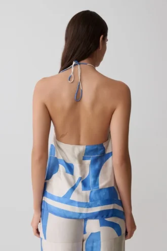 Adelaide draperad satin-haltertop – blått geometriskt mönster