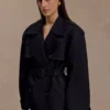 Alden kort trenchcoat – svart Alden kort trenchcoat – svart