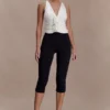 Alessandra Slinky Ruffle Top – Elfenben Alessandra Slinky Ruffle Top – Elfenben