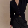 Alexia knäppt oversized-kofta – svart Alexia knäppt oversized-kofta – svart