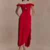 Allegra Off Shoulder Ruffle Midi Klänning – Ruby
