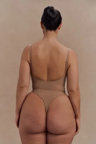 Alyssa rygglös shapewear-bodysuit – Latte