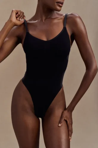 Alyssa rygglös shapewear-bodysuit – svart