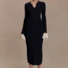 Amirose Ruffle Knit Midi Klänning – Svart Amirose Ruffle Knit Midi Klänning – Svart