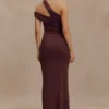 Anastasia enaxlad midiklänning i modal – mahogny Anastasia enaxlad midiklänning i modal – mahogny