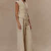 Raya linnebyxor med medelhög midja och vida ben – naturbeige Raya linnebyxor med medelhög midja och vida ben – naturbeige