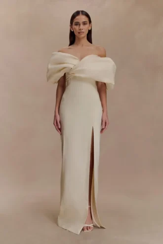 Angelica Taffeta Off Shoulder Bröllopsklänning – Mjuk Beige
