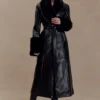 Bec trenchcoat i konstläder med fuskpäls – svart Bec trenchcoat i konstläder med fuskpäls – svart