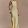 Bella Satin Halter Maxi Klänning – Lemon Bella Satin Halter Maxi Klänning – Lemon