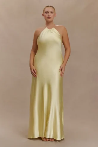 Bella Satin Halter Maxi Klänning – Lemon Bella Satin Halter Maxi Klänning – Lemon