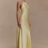 Bella Satin Halter Maxi Klänning – Lemon Bella Satin Halter Maxi Klänning – Lemon