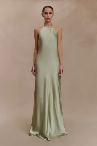 Bella Satin Halter Maxi Klänning – Sage Bella Satin Halter Maxi Klänning – Sage