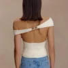 Carley axelbar stickad topp – elfenben