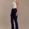 Clio-jeans med paneler och utsvängda ben – indigoblå Clio-jeans med paneler och utsvängda ben – indigoblå