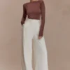 Elsie bodysuit med axelvaddar – choklad Elsie bodysuit med axelvaddar – choklad