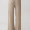 Evan stickade byxor med vida ben – beige melerad Evan stickade byxor med vida ben – beige melerad