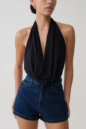 Huyen modal-top med cowl-front – svart