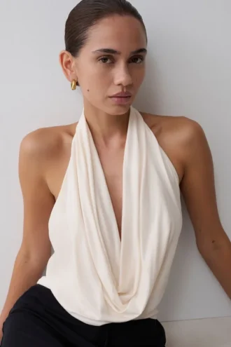 Huyen modaltoppar med cowl-hals fram – elfenben