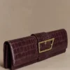 Jessica clutch i imiterat krokodilläder – vinröd Jessica clutch i imiterat krokodilläder – vinröd