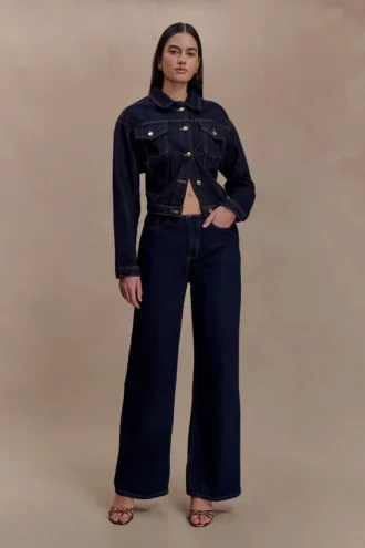 Kirra Cinched Denim Jacket – tvättad indigoblå