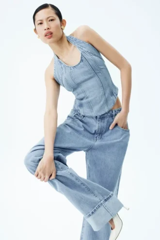 Kirralee raka jeans med uppvikt benslut – klassiskt blå
