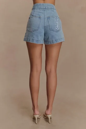 Kylee broderade shorts – mellablå Kylee broderade shorts – mellablå