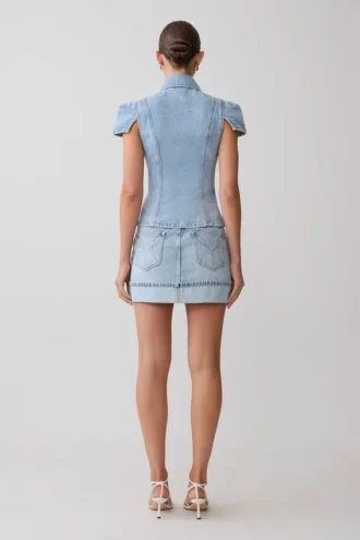 Lakoda minikjol i denim med uppvikt fåll – tvättad ljusblå Lakoda minikjol i denim med uppvikt fåll – tvättad ljusblå