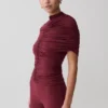 Linh Slinky höghalsad rynkad topp – Mahogany