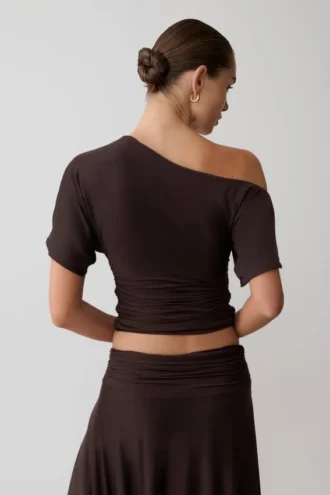 Luu Off Shoulder Slinky Top – mörk choklad