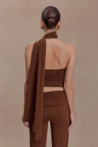 Lydia Slinky asymmetrisk halterneck-top – chokladbrun