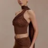 Lydia Slinky asymmetrisk halterneck-top – chokladbrun