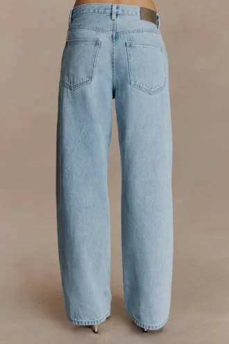 Mannon Denim-jeans med medelhög midja – 80-talsblå Mannon Denim-jeans med medelhög midja – 80-talsblå