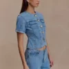 Marge figursydd kortärmad topp i Denim – klassiskt blå