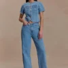 Marge figursydd kortärmad topp i Denim – klassiskt blå