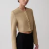Marielle kort jacka med knappar – taupe Marielle kort jacka med knappar – taupe