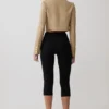 Marielle kort jacka med knappar – taupe Marielle kort jacka med knappar – taupe