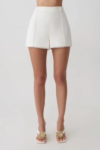 Melody linneShorts med spets – Vit