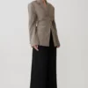 Mila formad kavaj – Tan Check Mila formad kavaj – Tan Check