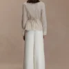 Millie bomullsskjorta med knytning bak – beige randig