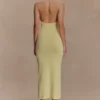 Ovina halterneck-stickad midiklänning – Lemon Ovina halterneck-stickad midiklänning – Lemon