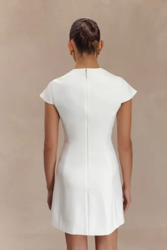 Remi Suiting miniklänning med blommiga detaljer – vit
