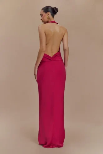 Rinna maxiklänning i satin med halterneck – Pink Cherry