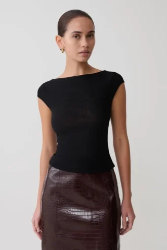 Romana kortärmad mesh-top – svart Romana kortärmad mesh-top – svart