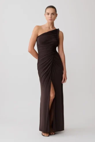 Ryn Twisted One Shoulder Maxi Klänning – Dark Chocolate