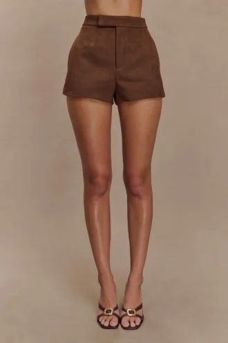 Sally Shorts i imitationsmocka – mjölkchoklad