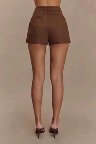 Sally Shorts i imitationsmocka – mjölkchoklad