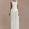 Stacie plisserad halterneck-maxiklänning – Ivory Stacie plisserad halterneck-maxiklänning – Ivory