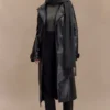 Tarah trenchcoat i konstläder – svart Tarah trenchcoat i konstläder – svart