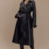 Tarah trenchcoat i konstläder – svart Tarah trenchcoat i konstläder – svart