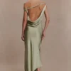 Yvette slip-maxiklänning med asymmetrisk fåll – salvia Yvette slip-maxiklänning med asymmetrisk fåll – salvia